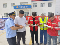富蕴执法大队：开展路政宣传月暨执法站所开放日活动